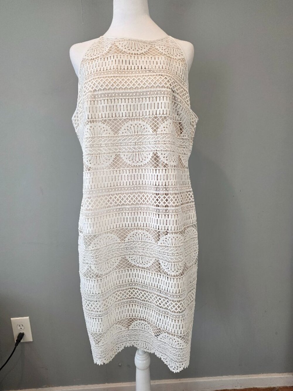 WHBM White Crochet Sleeveless Sheath Dress Sz 14 NWOT Cocktail Minimalist Party